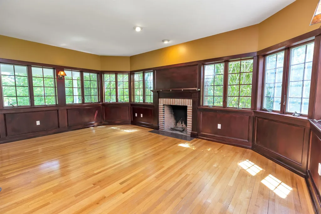 95 N Pepperell Road Hollis NH 03049