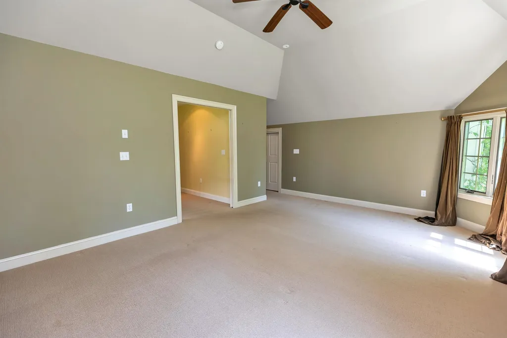 95 N Pepperell Road Hollis NH 03049