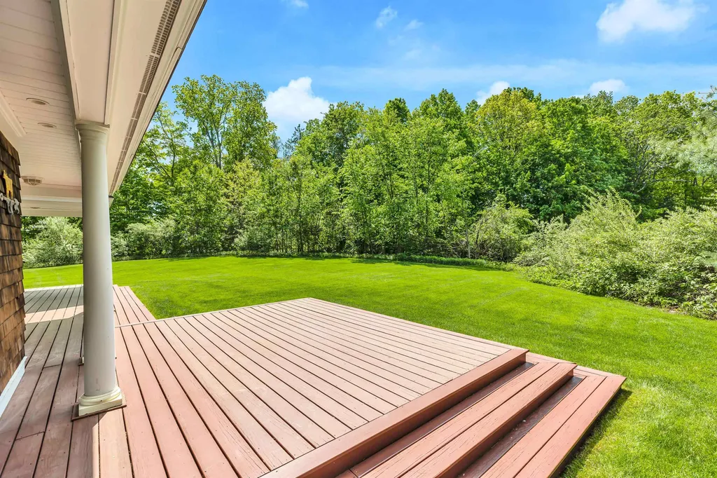 95 N Pepperell Road Hollis NH 03049