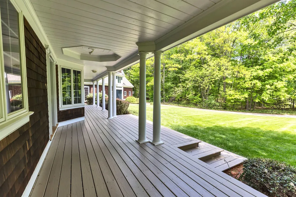 95 N Pepperell Road Hollis NH 03049