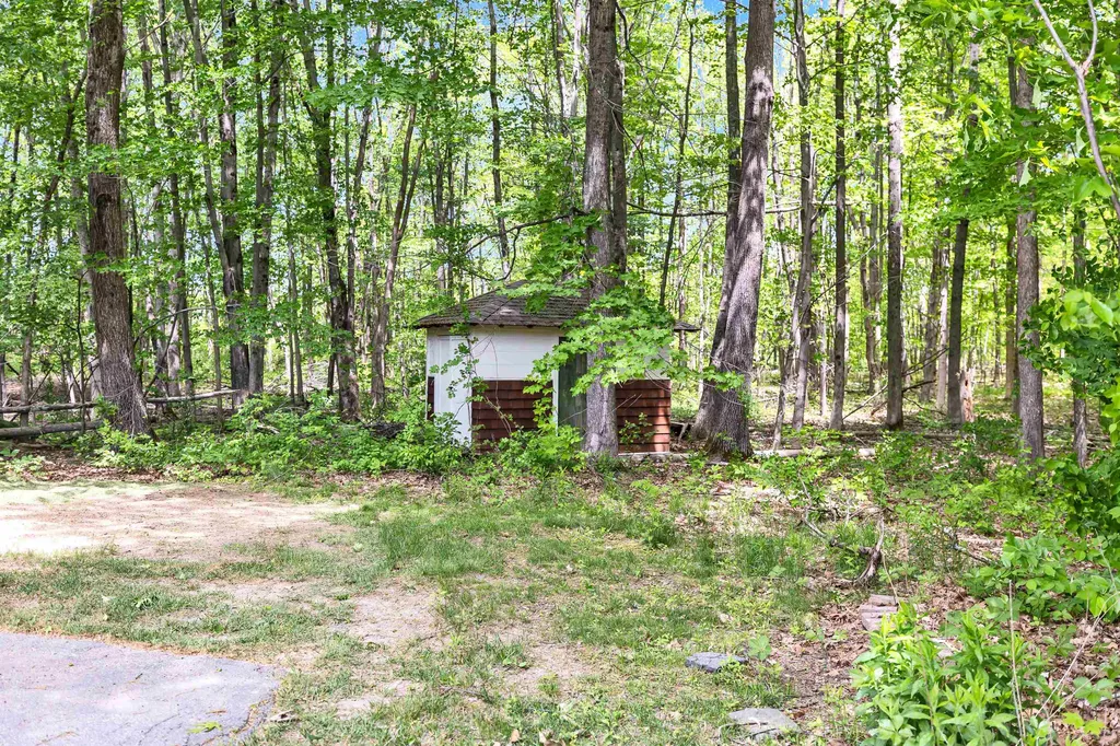 95 N Pepperell Road Hollis NH 03049