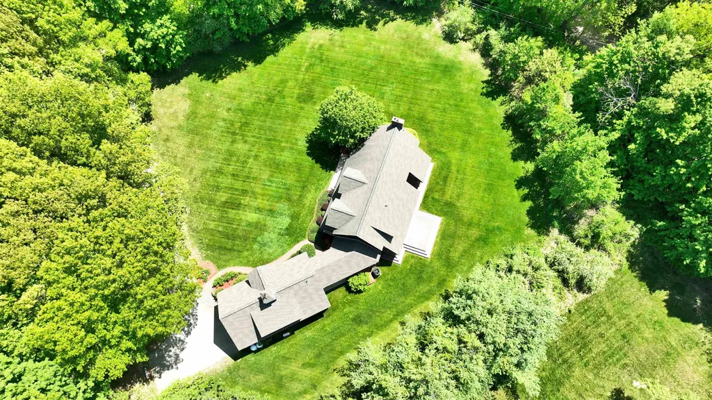95 N Pepperell Road Hollis NH 03049