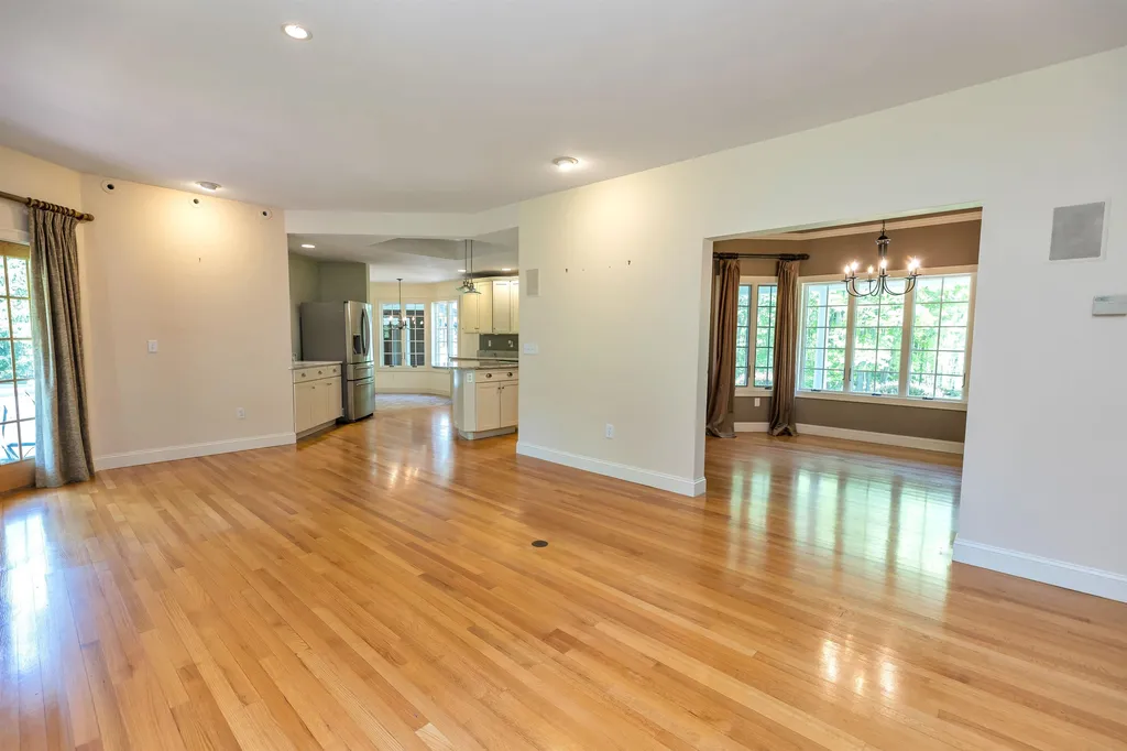 95 N Pepperell Road Hollis NH 03049