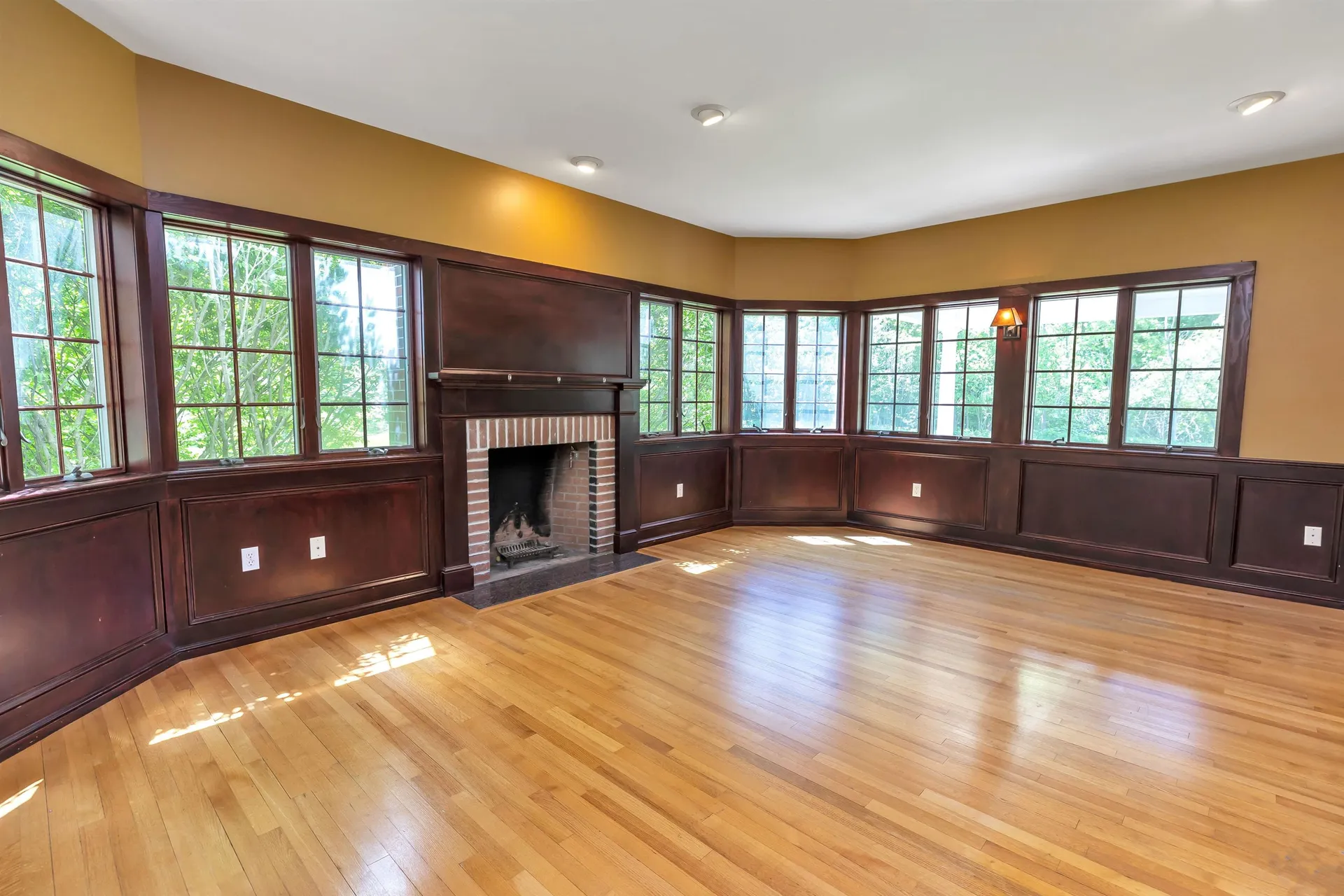 95 N Pepperell Road Hollis NH 03049
