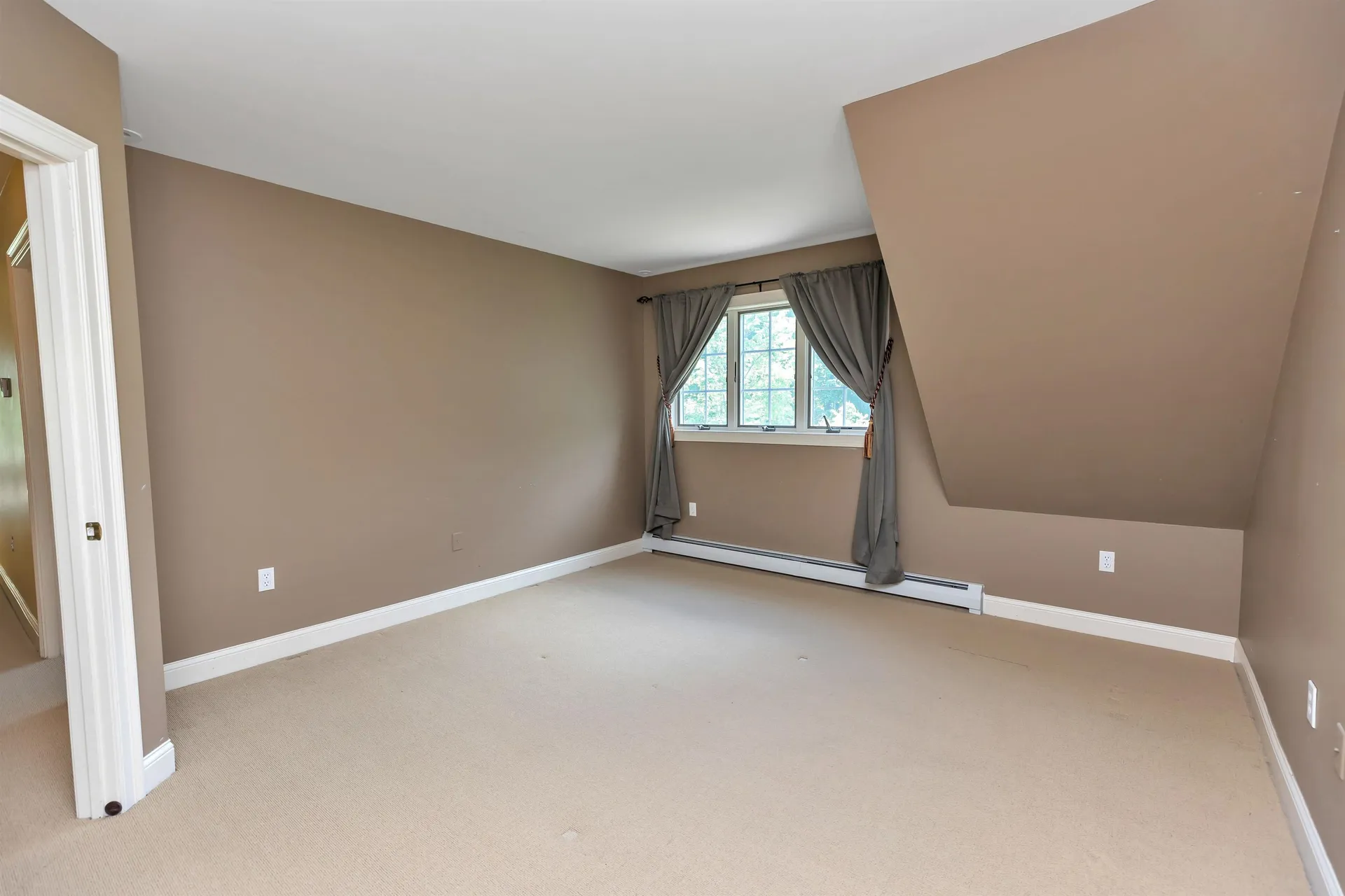 95 N Pepperell Road Hollis NH 03049