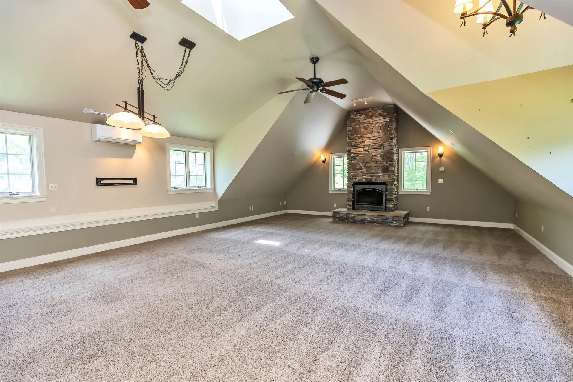 95 N Pepperell Road Hollis NH 03049
