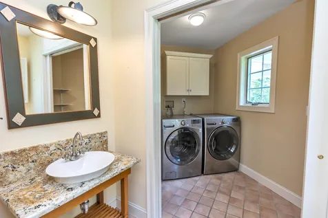 95 N Pepperell Road Hollis NH 03049