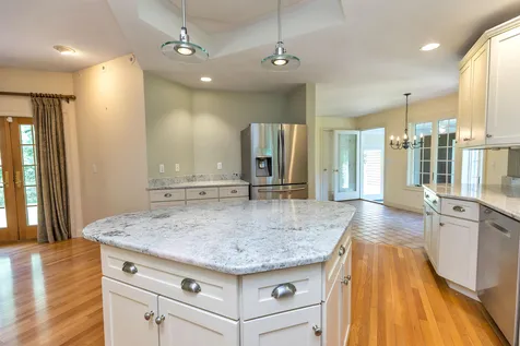 95 N Pepperell Road Hollis NH 03049
