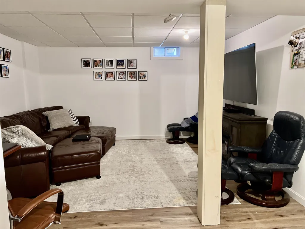 76 Colonial Drive Hartford VT 05001
