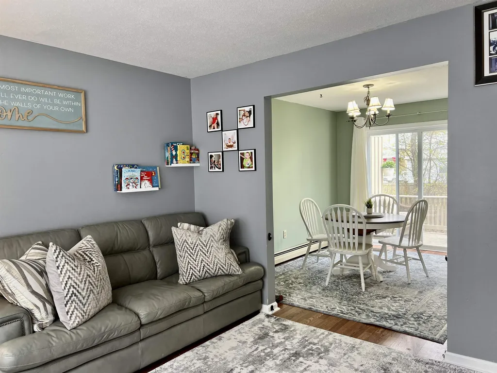 76 Colonial Drive Hartford VT 05001