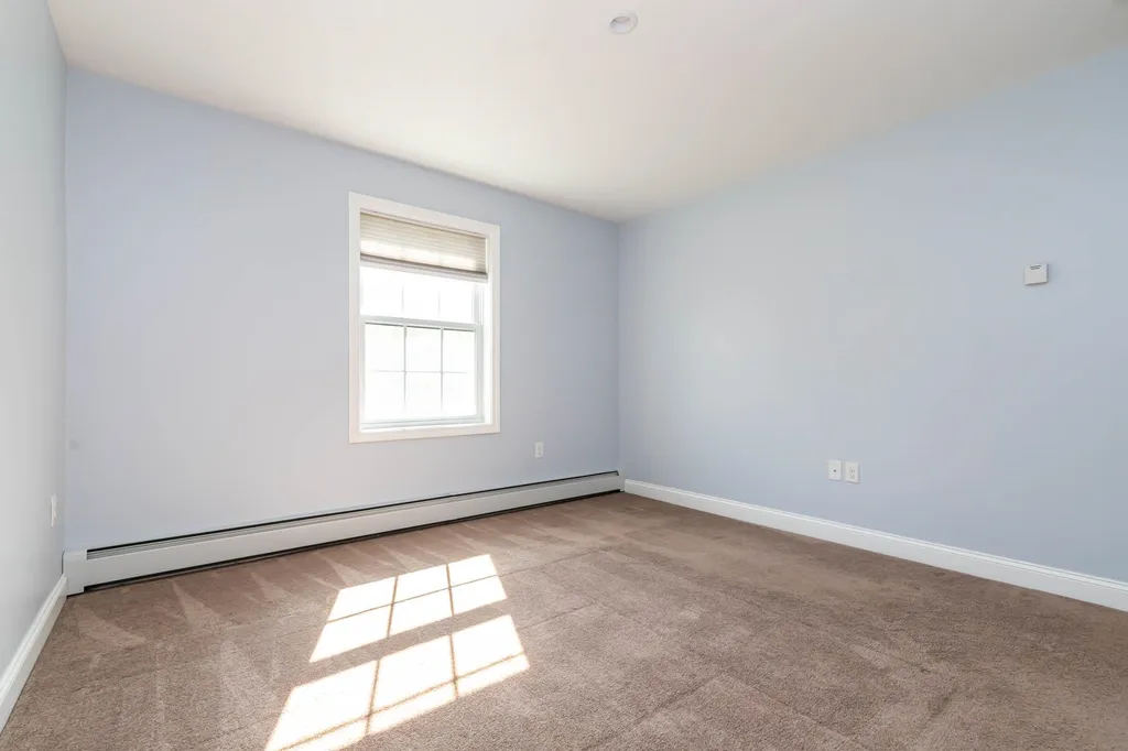 2b Griffin Road Londonderry NH 03053