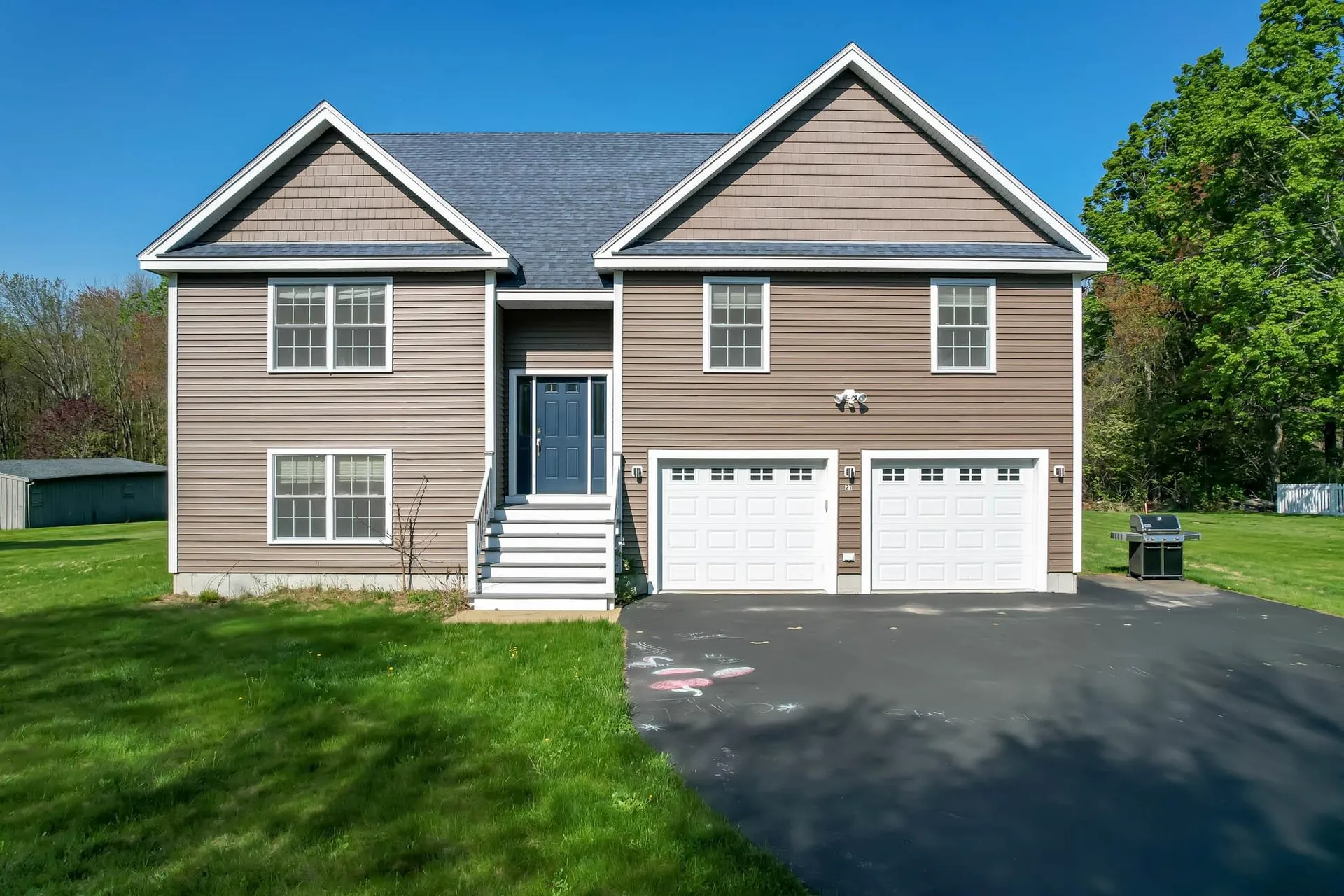 2b Griffin Road Londonderry NH 03053