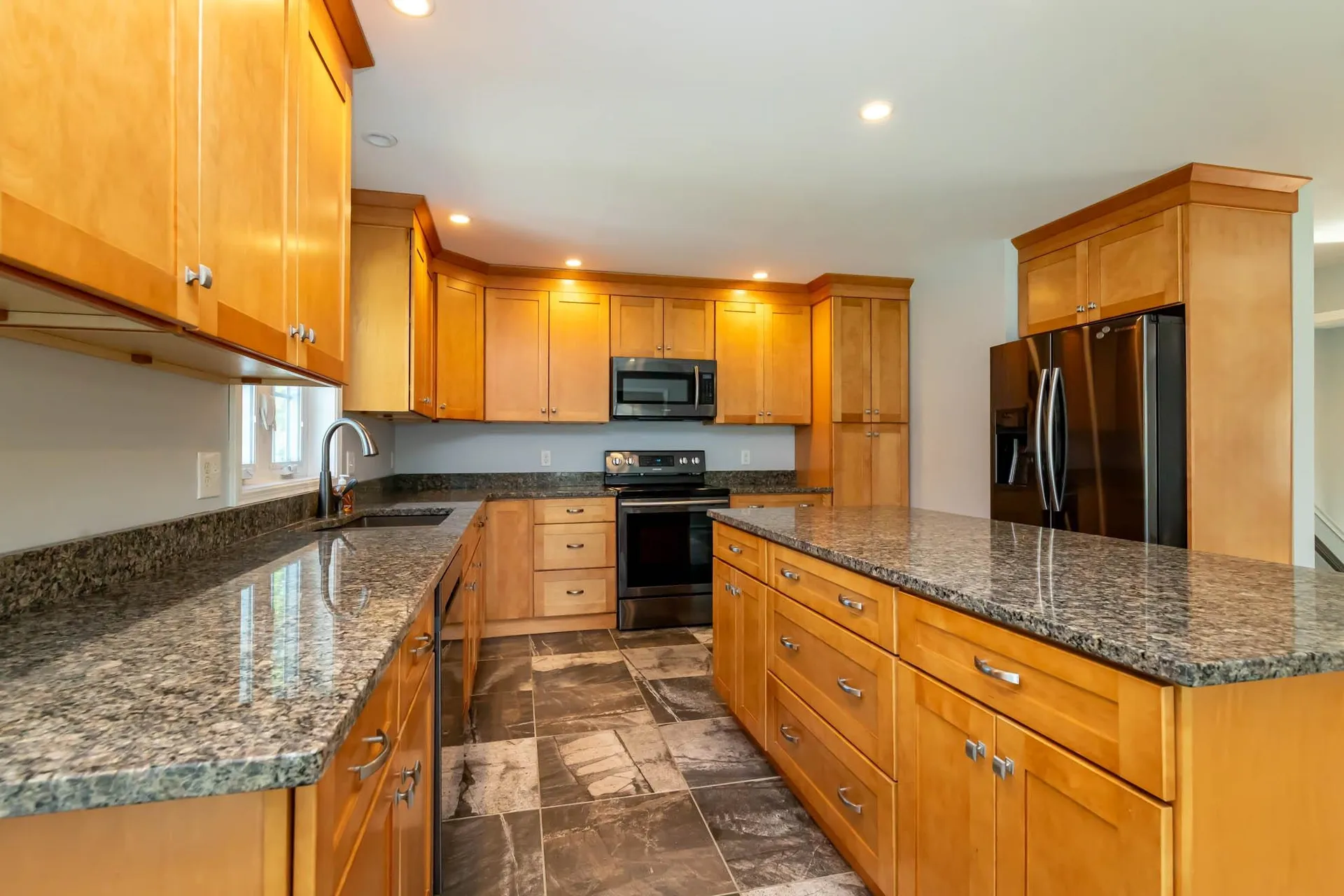 2b Griffin Road Londonderry NH 03053