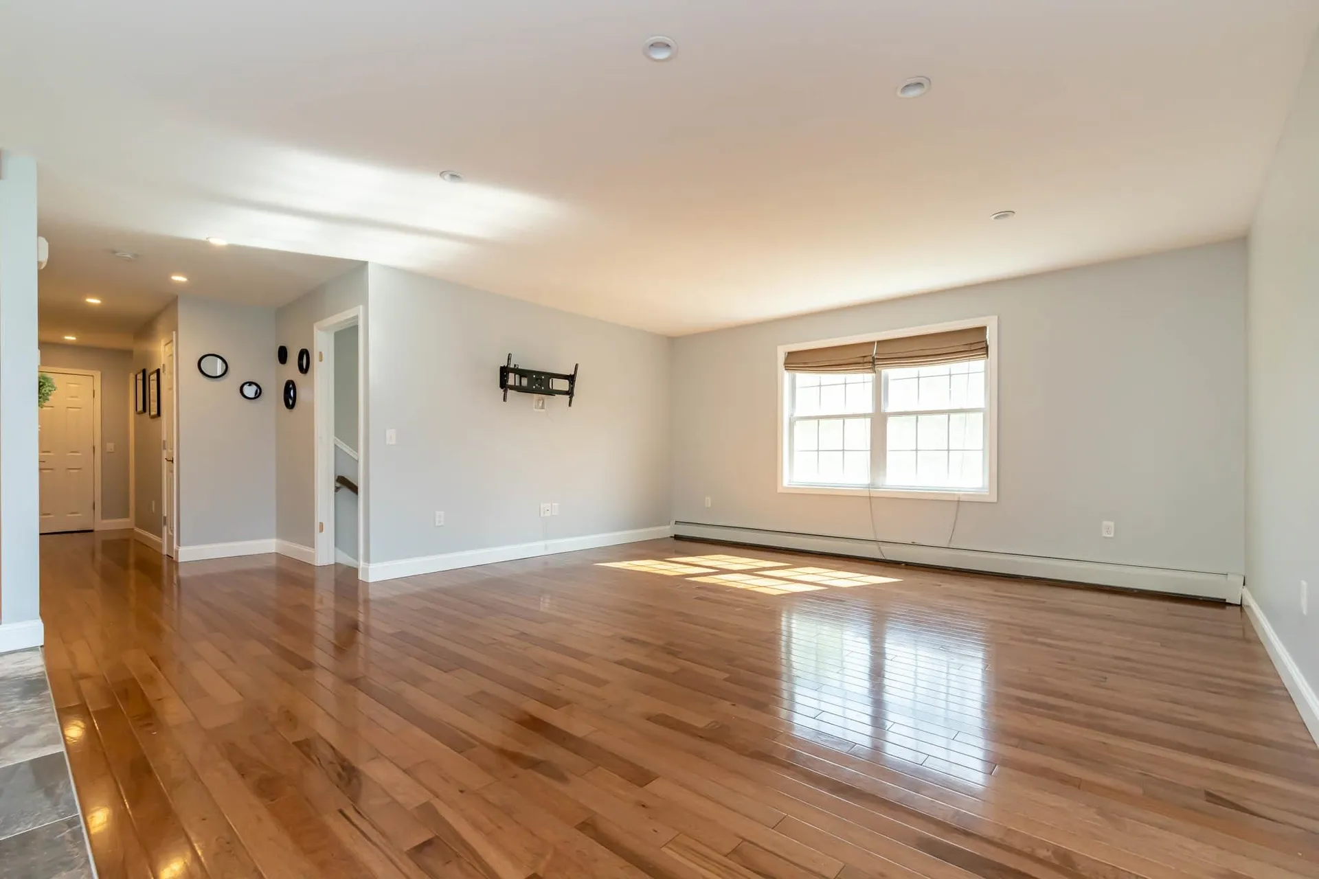 2b Griffin Road Londonderry NH 03053