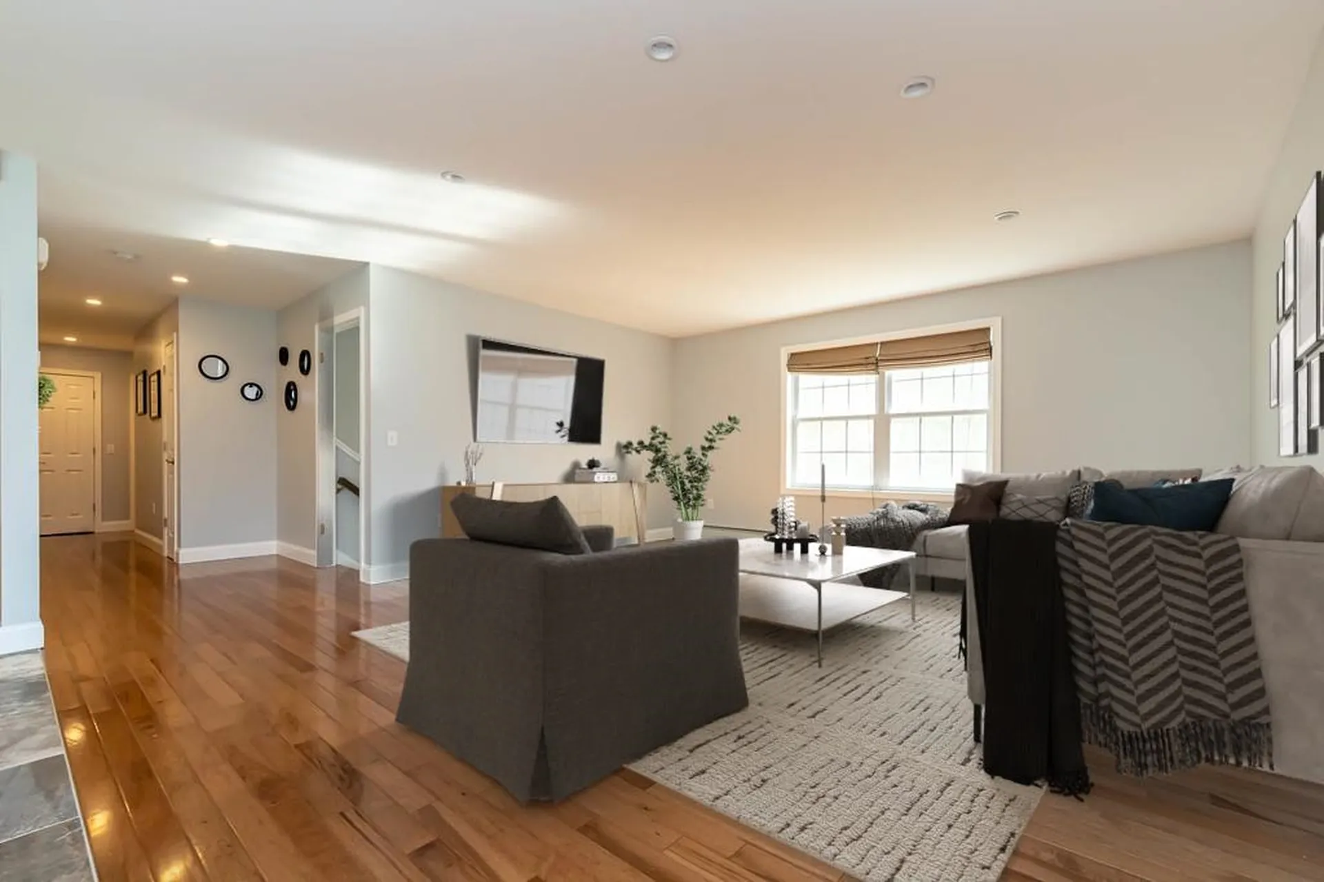 2b Griffin Road Londonderry NH 03053