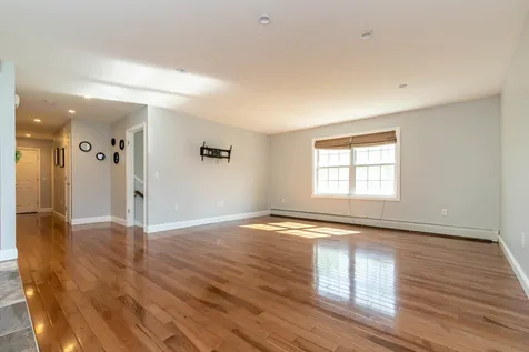 2b Griffin Road Londonderry NH 03053