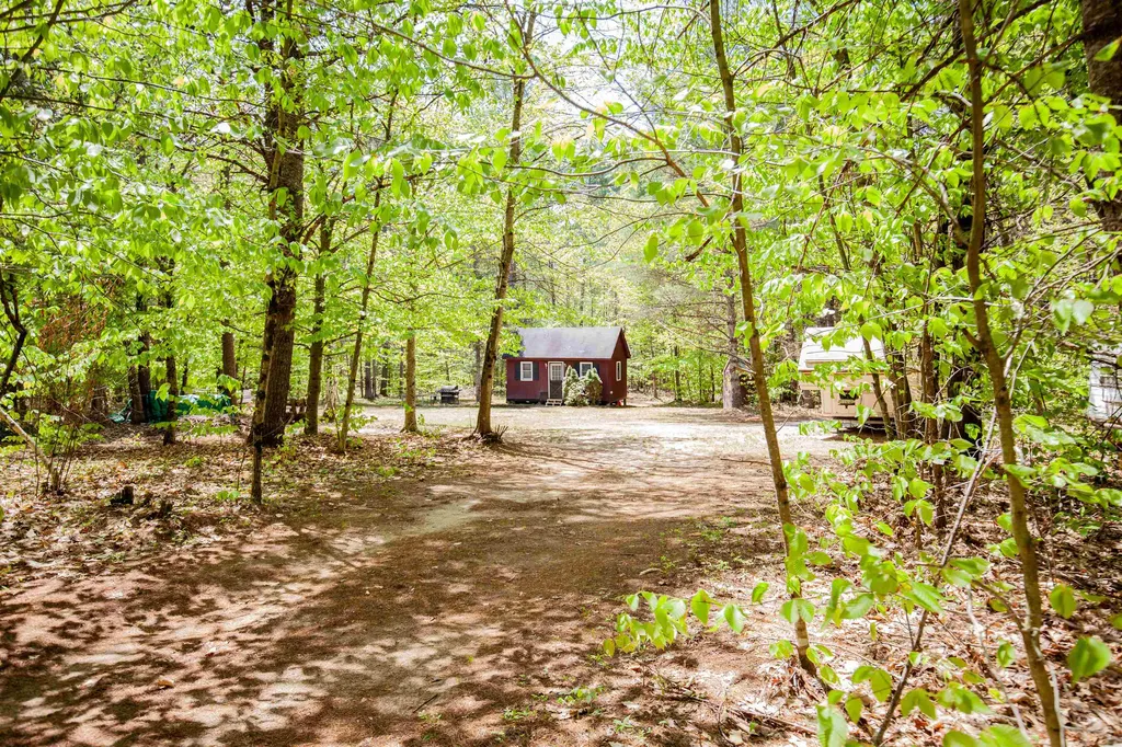 111 Green Mountain Road Effingham NH 03882