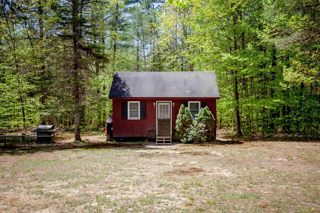 111 Green Mountain Road Effingham NH 03882