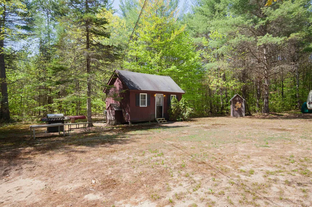 111 Green Mountain Road Effingham NH 03882