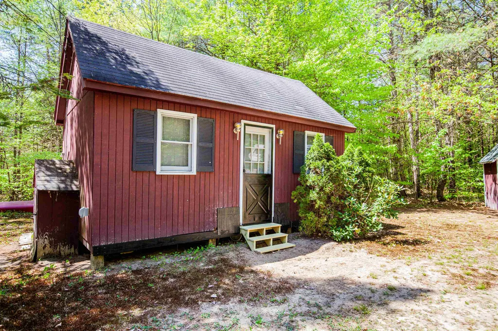 111 Green Mountain Road Effingham NH 03882