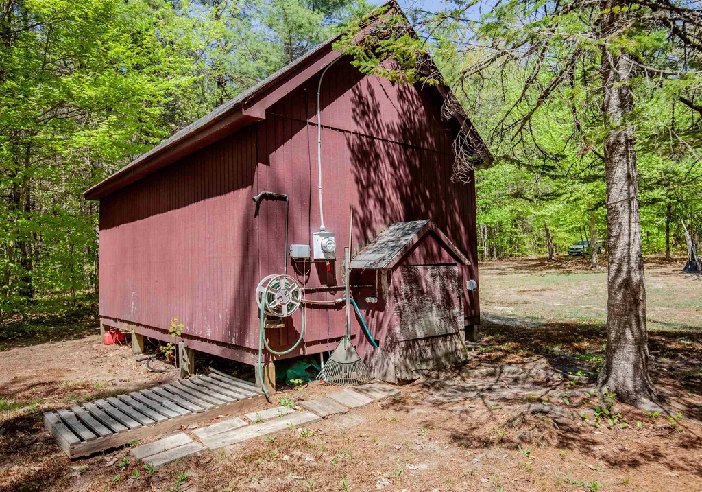 111 Green Mountain Road Effingham NH 03882