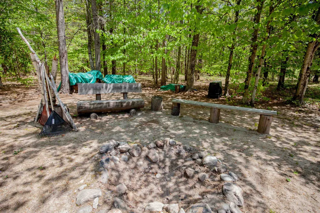 111 Green Mountain Road Effingham NH 03882