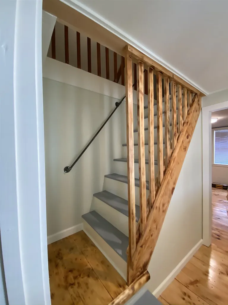 21 East Bow Street Franklin NH 03235