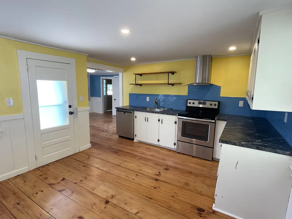 21 East Bow Street Franklin NH 03235