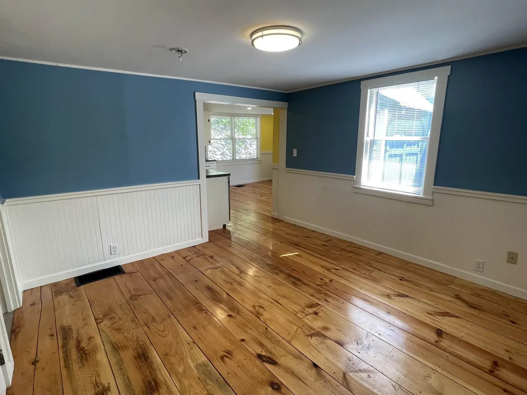 21 East Bow Street Franklin NH 03235