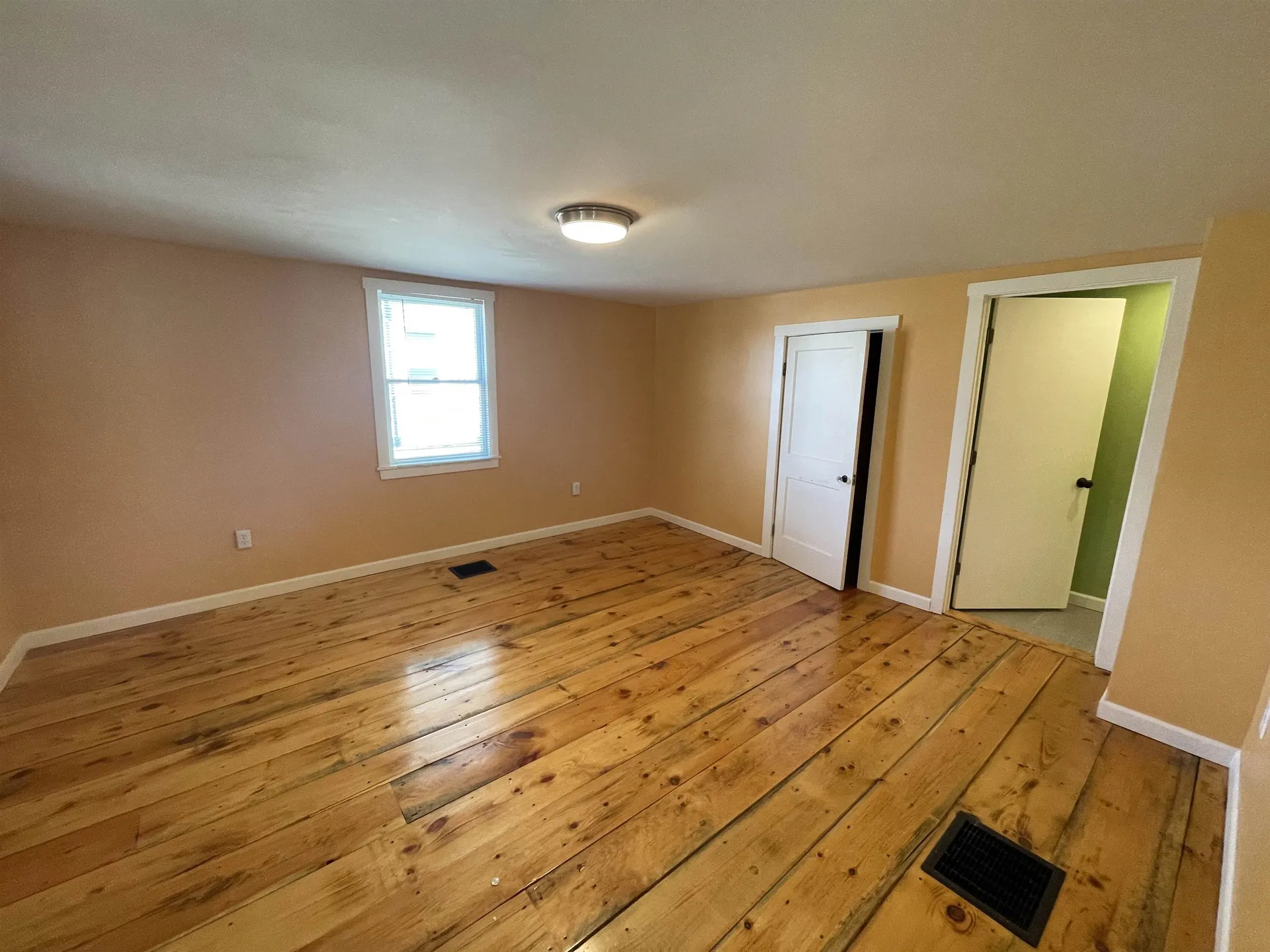 21 East Bow Street Franklin NH 03235