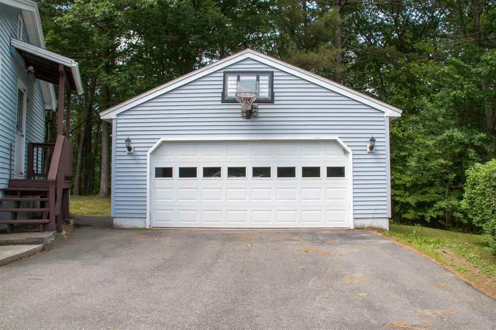 15 Ardon Drive Hooksett NH 03106