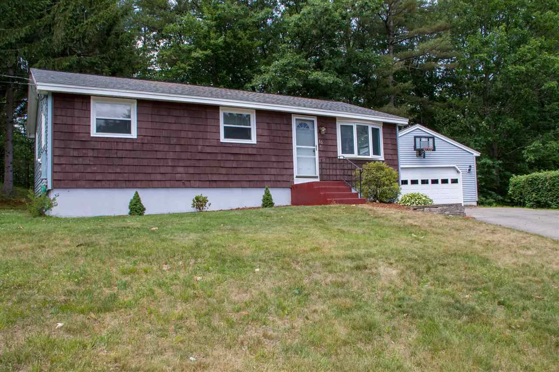 15 Ardon Drive Hooksett NH 03106