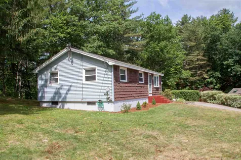 15 Ardon Drive Hooksett NH 03106