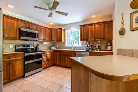 81 Bentley Road Hartford VT 05059