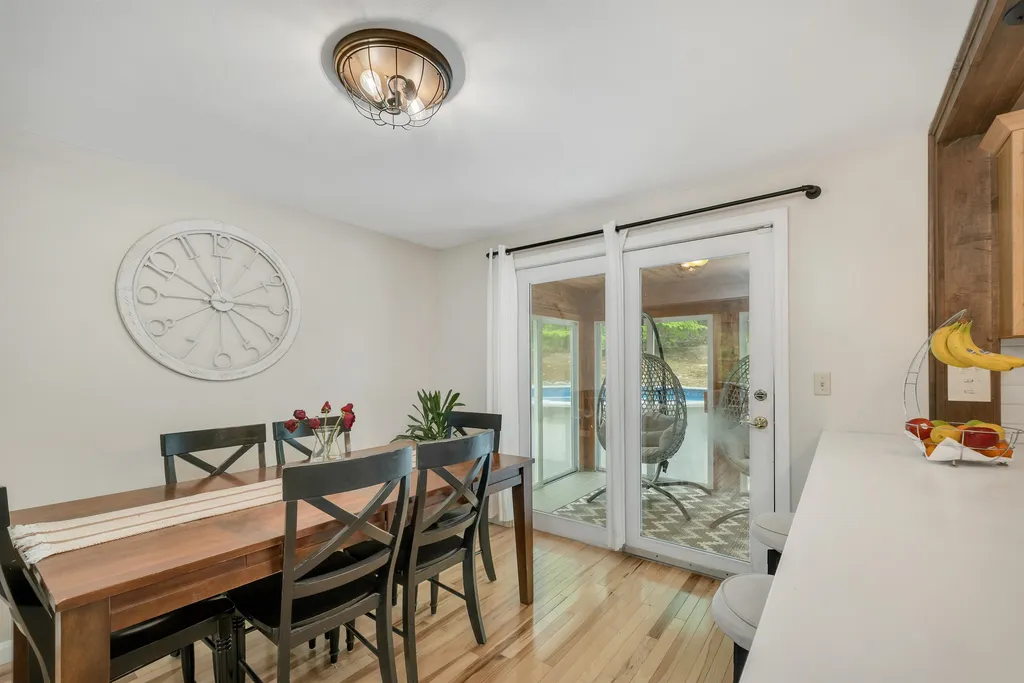 32 Friar Tuck Way Wolfeboro NH 03894