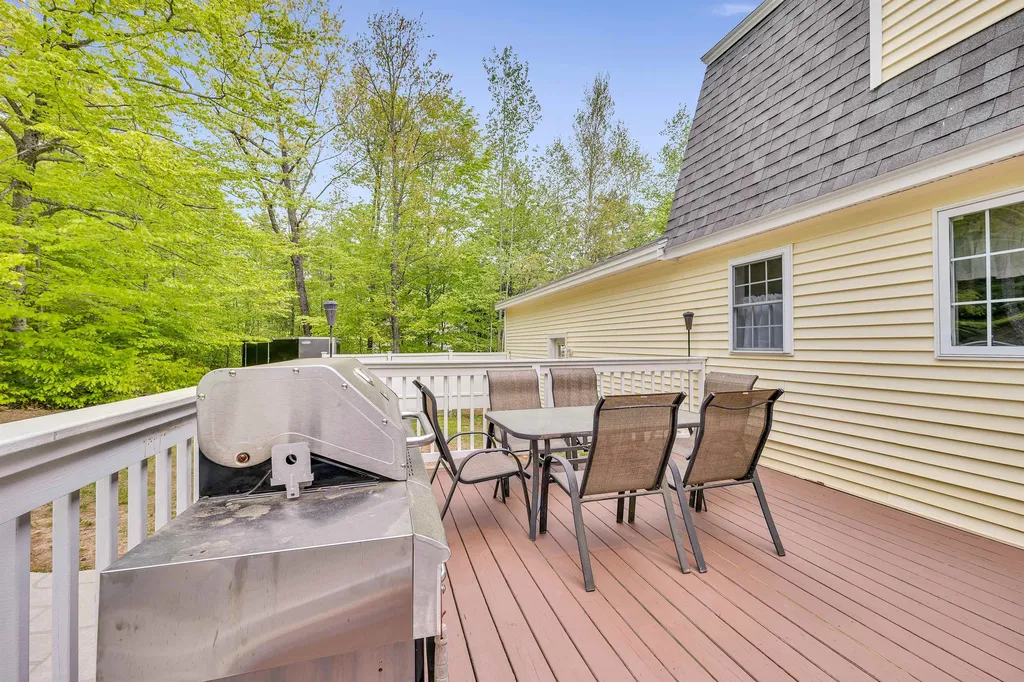 32 Friar Tuck Way Wolfeboro NH 03894