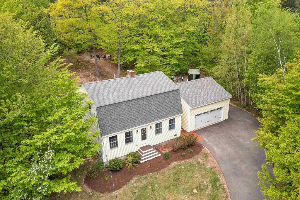 32 Friar Tuck Way Wolfeboro NH 03894