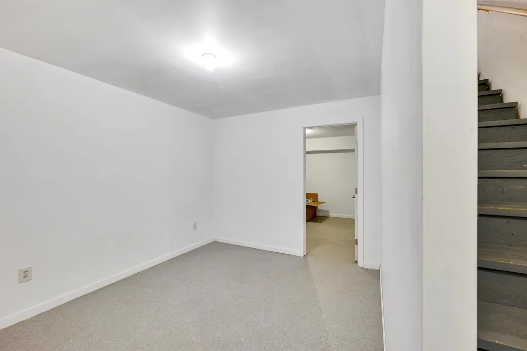 32 Friar Tuck Way Wolfeboro NH 03894