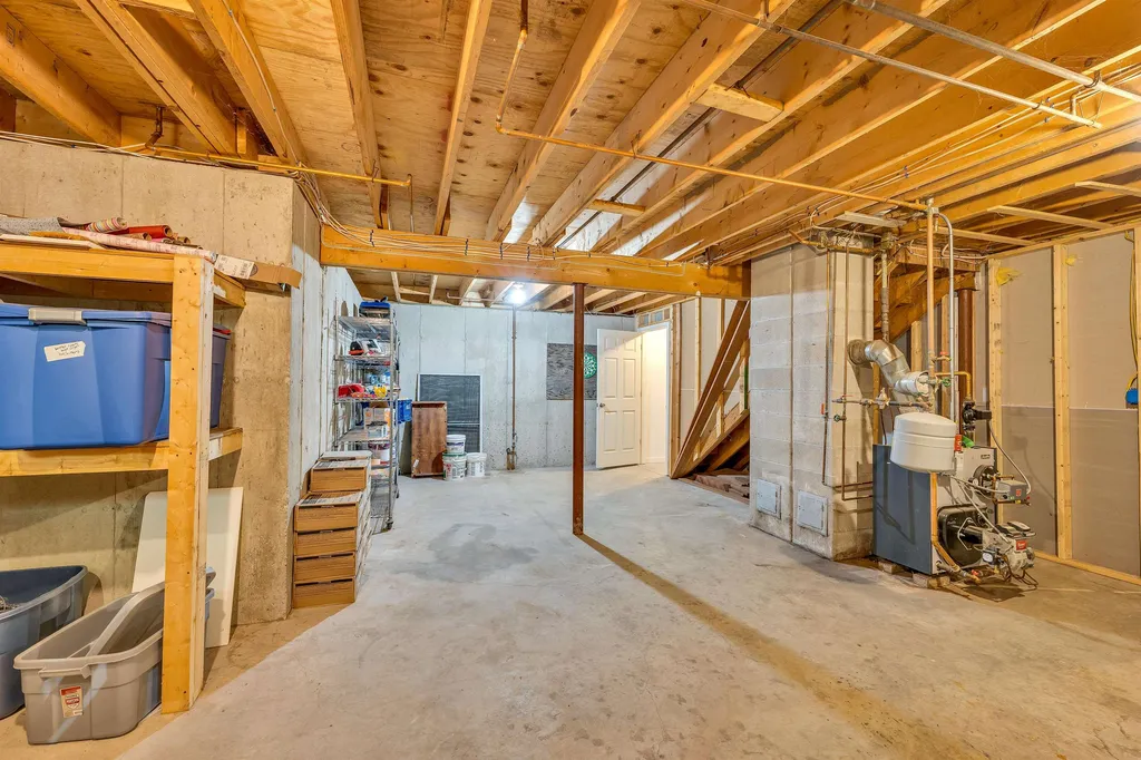 32 Friar Tuck Way Wolfeboro NH 03894