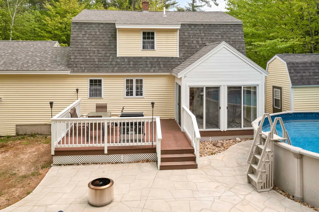 32 Friar Tuck Way Wolfeboro NH 03894