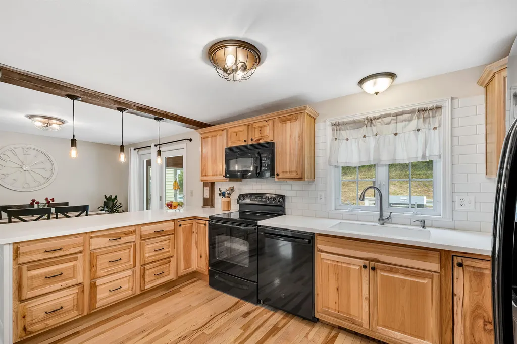 32 Friar Tuck Way Wolfeboro NH 03894