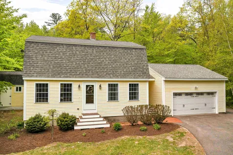 32 Friar Tuck Way Wolfeboro NH 03894