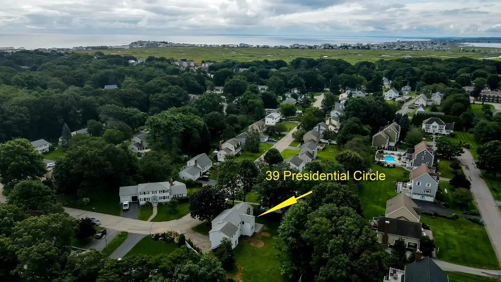 39 Presidential Circle Hampton NH 03842