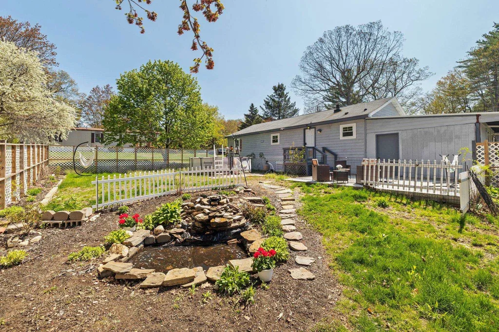22 Christopher Lane Fremont NH 03044