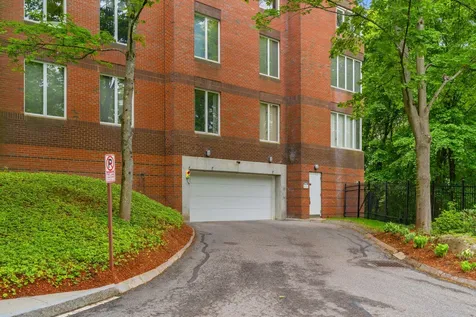 300 River Road Manchester NH 03104