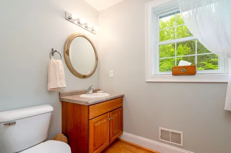 55 Buckingham Lane Hopkinton NH 03229
