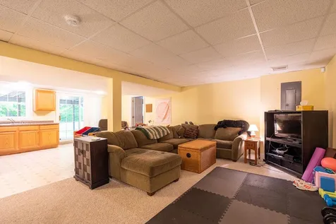 55 Buckingham Lane Hopkinton NH 03229