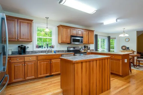 55 Buckingham Lane Hopkinton NH 03229