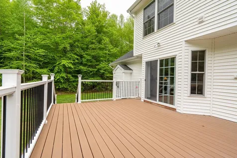 55 Buckingham Lane Hopkinton NH 03229