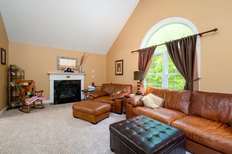 55 Buckingham Lane Hopkinton NH 03229